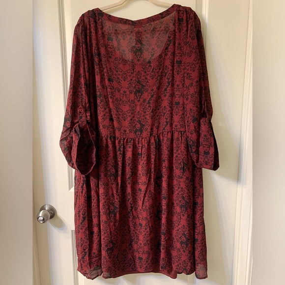 NWT Torrid Disney Villains Burgundy Chiffon Shirtdress Dress, size 4X - Picture 10 of 11